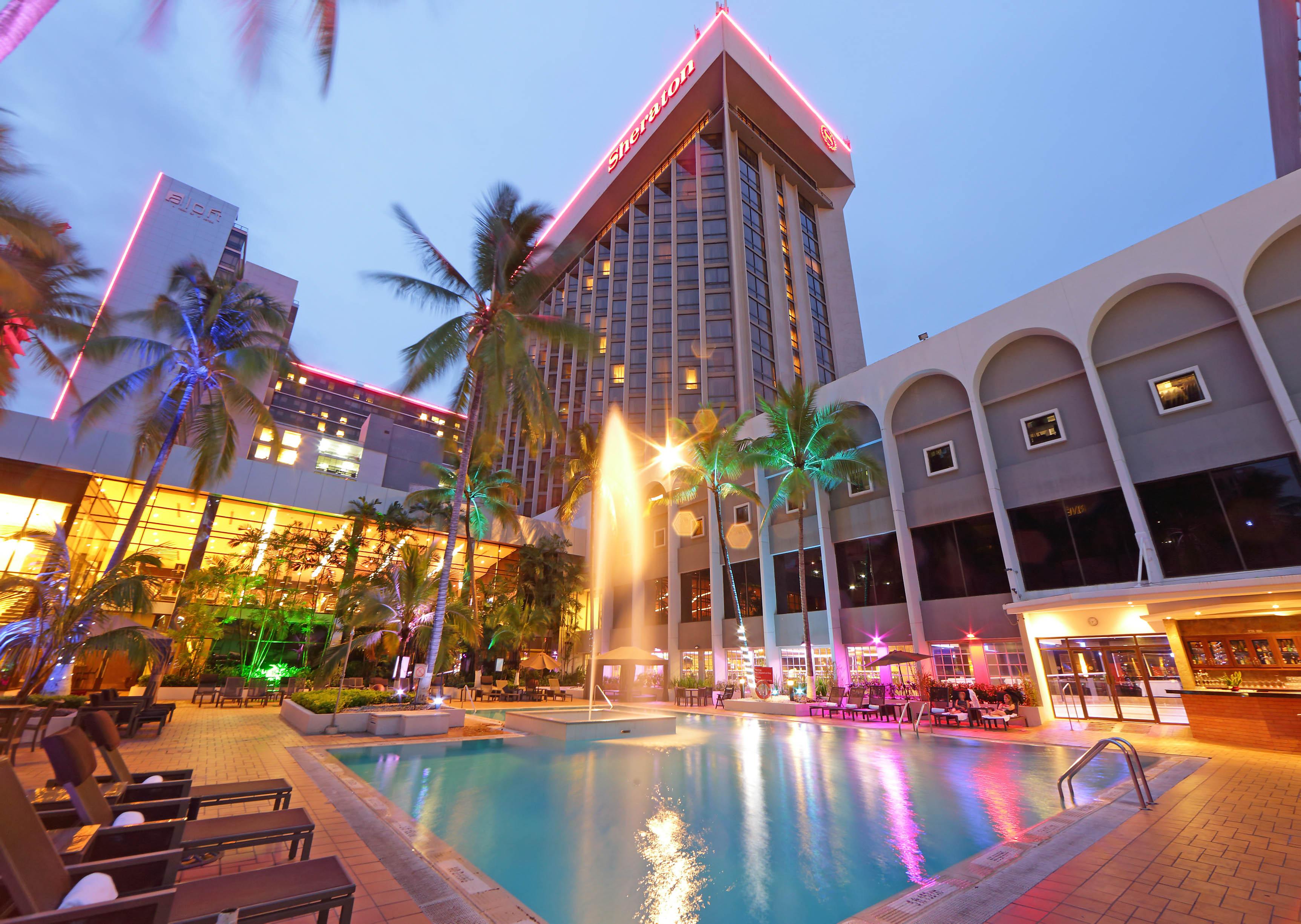 Sheraton Grand Panama Exterior photo The hotel's pool